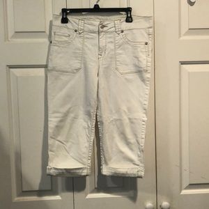 Faded Glory white capris